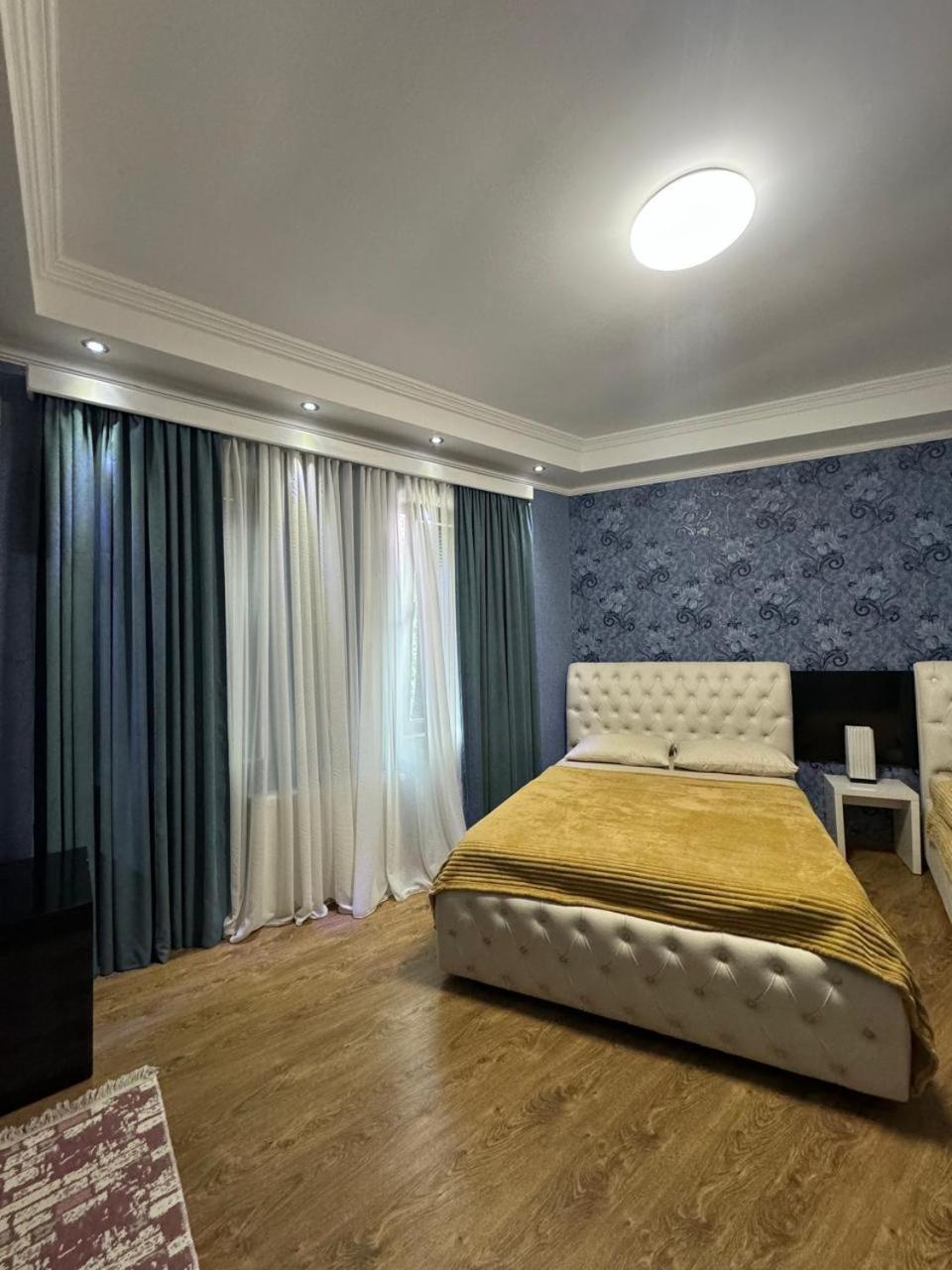 Hotel Aisi Koutaïssi Extérieur photo