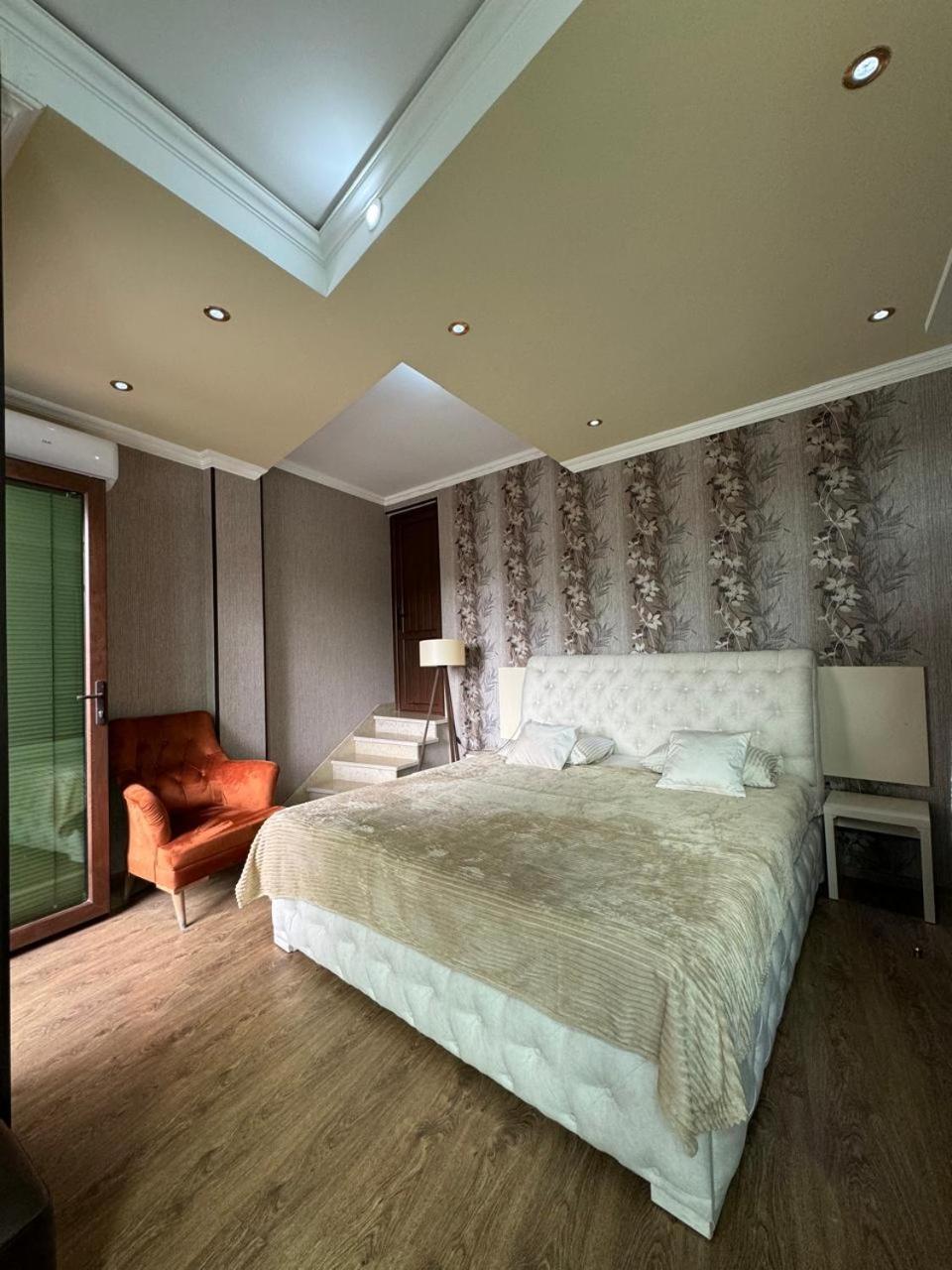 Hotel Aisi Koutaïssi Extérieur photo