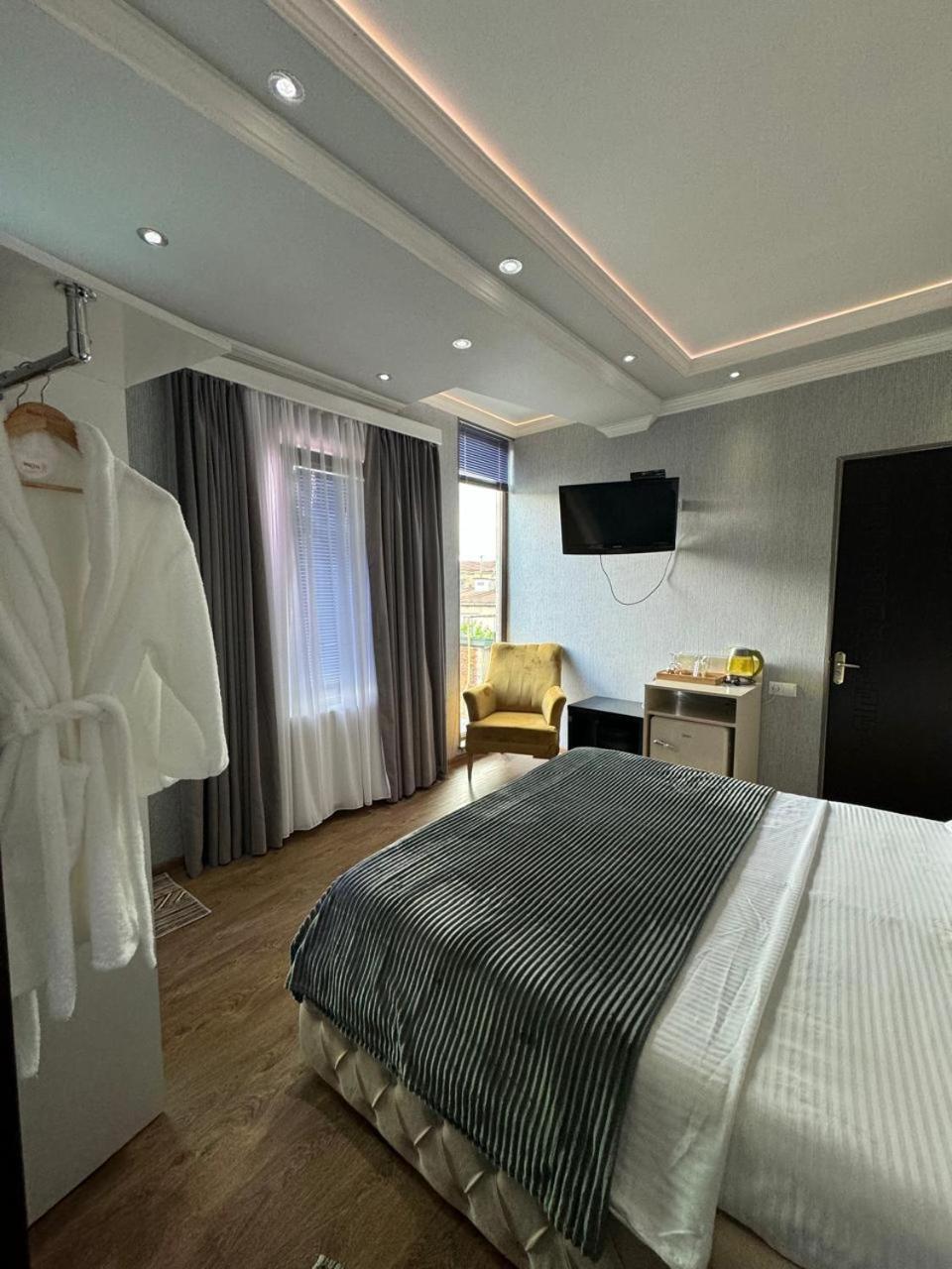 Hotel Aisi Koutaïssi Extérieur photo