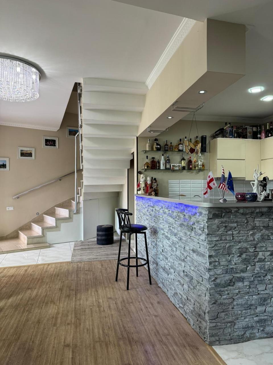 Hotel Aisi Koutaïssi Extérieur photo