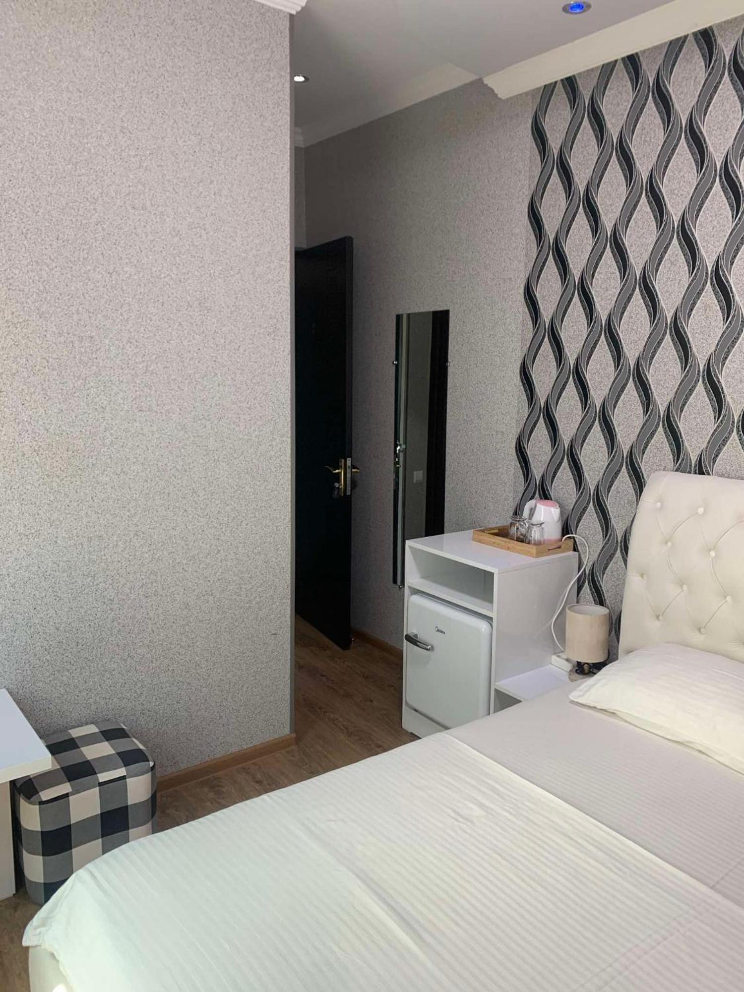 Hotel Aisi Koutaïssi Extérieur photo
