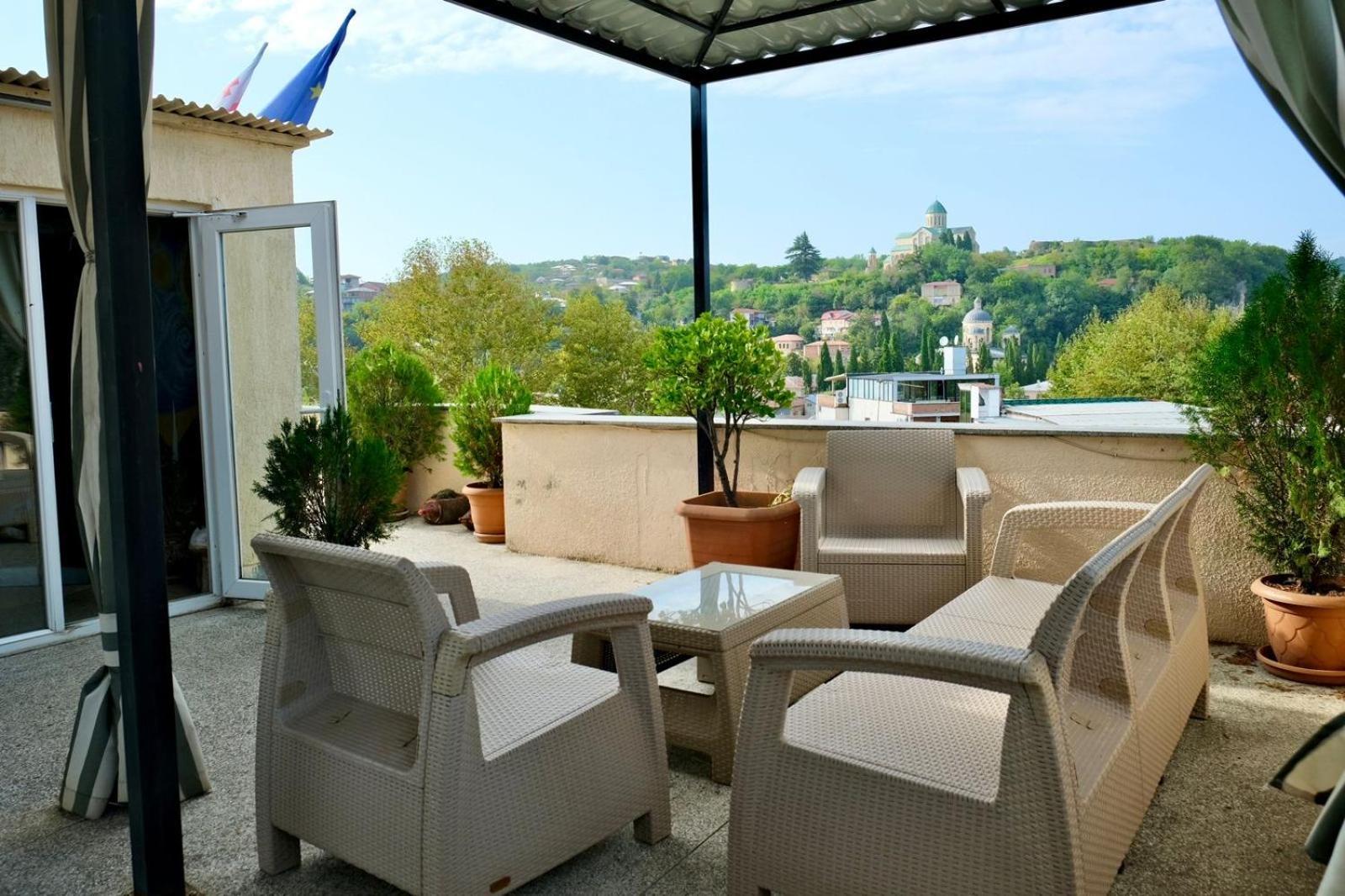 Hotel Aisi Koutaïssi Extérieur photo