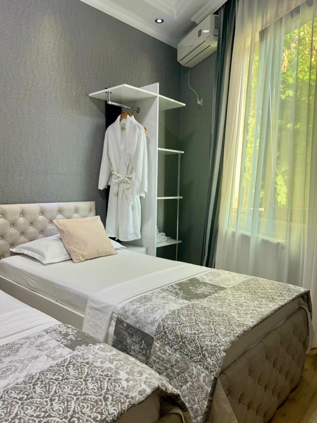Hotel Aisi Koutaïssi Extérieur photo